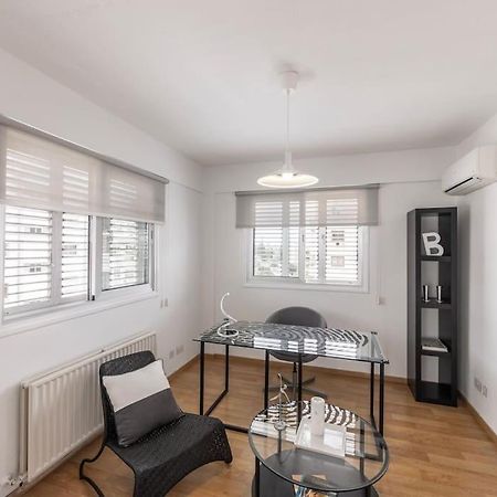 Appartement Luxurious Bright & Stylish 2Br With Office In Nicosie Extérieur photo