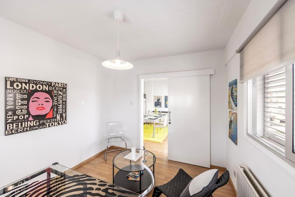 Appartement Luxurious Bright & Stylish 2Br With Office In Nicosie Extérieur photo