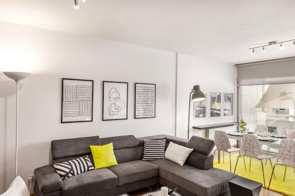 Appartement Luxurious Bright & Stylish 2Br With Office In Nicosie Extérieur photo