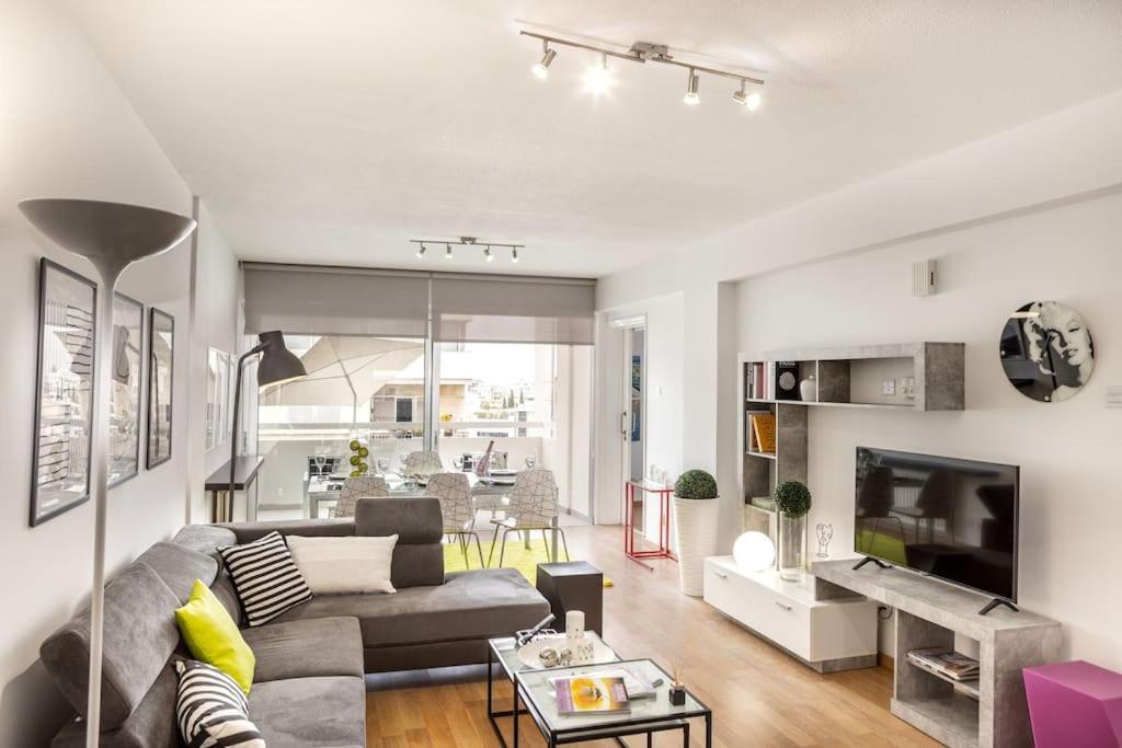 Appartement Luxurious Bright & Stylish 2Br With Office In Nicosie Extérieur photo